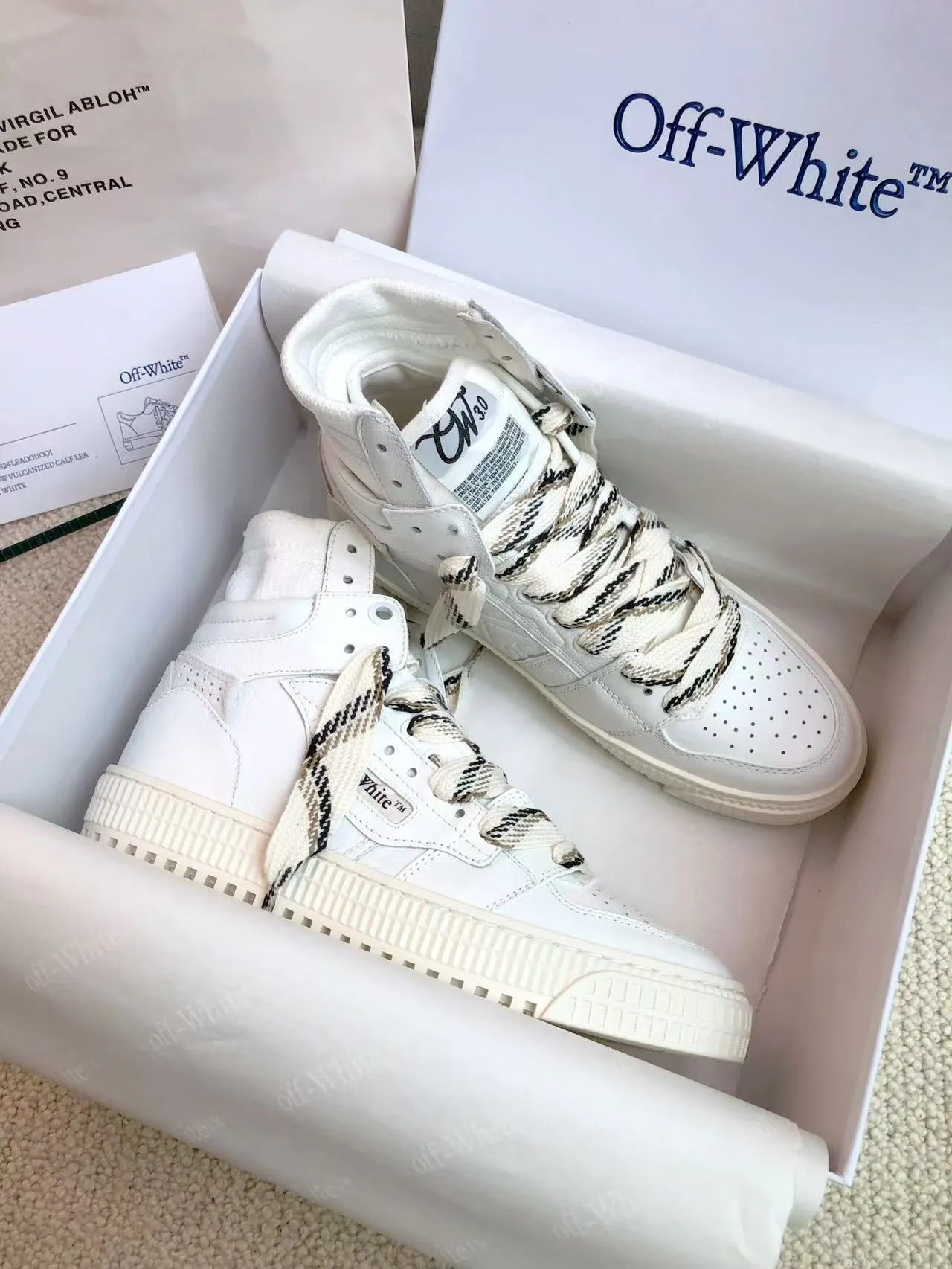 Men's men's shoes P660! 🌈🌈OFF WHITE🌈🌈 ⚡️Couple model⚡️🍓New color🍓 👉Ex-factory price: 130-45 The latest spring model of Gaobang street casual Martin style masterpiece, released the highest quality version on the market 👊 Series original mold opening, original lasting, production technology 1:1 original ➰🔜The best choice for more and more celebrities and Internet celebrities🔸In the classics Changes in the code🔸Innovate in the trend🔸Strive to break away from the shackles of bad street design🔝Although he is not the originator of fashion design, he is definitely a shining dark horse in avant-garde design🐴🆙Do not follow the trend🔅Not universal beauty🔅 Fabric💯First-layer cowhide Lining💯Imported skin-friendly and environmentally friendly polyester mesh Foot pads💯Original molded high-elastic environmentally friendly molding pads Midsole💯Original lasting process Outsole💯Rubber outsole Packaging💯Official website synchronized full set of packaging (brand wrapping paper, brand certificate, brand cloth bag)